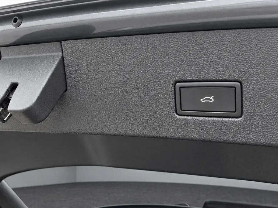 Volkswagen T-Roc 1.5TSI/150PK R-Line Black Style · Panoramadak · Apple/Android Car Play · Navigatie · Camera · Stoelverwarming · Garantie t/m 14-07-2027
