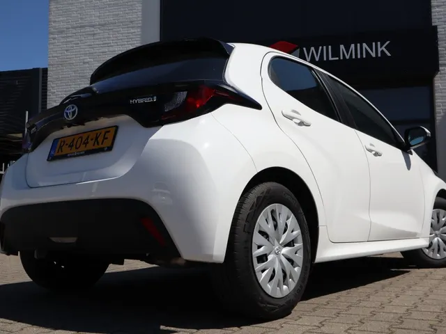 Toyota Yaris 1.5 Hybrid Active | Camera | Apple Carplay Android Auto (34000km