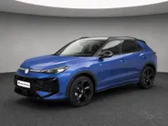 Volkswagen T-Roc 1.5 eTsi R-Line First Edition 150 pk 7 versn. DSG · Achteruitrijcamera · Electrische achterklep · Trekhaak