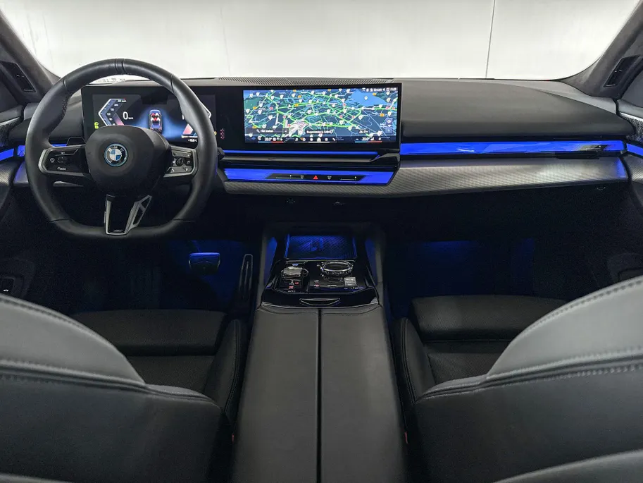 BMW i5 Touring xDrive40 84 kWh
