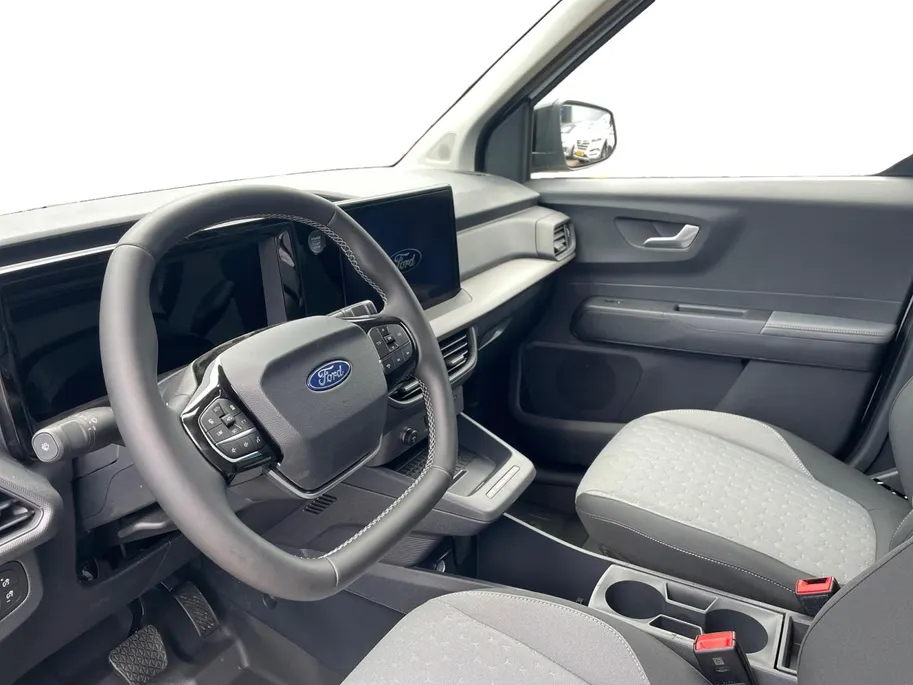 Ford E-Transit Courier Limited 44 kWh | 0,99% rente op financial lease| Trekhaak | Driver Assistance Pack | Climate Control |