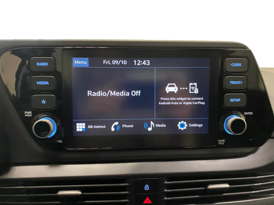 Hyundai i20 1.2 COMFORT | APPLE CARPLAY | CAMERA | 4 SEIZOENBANDEN | NL-AUTO |