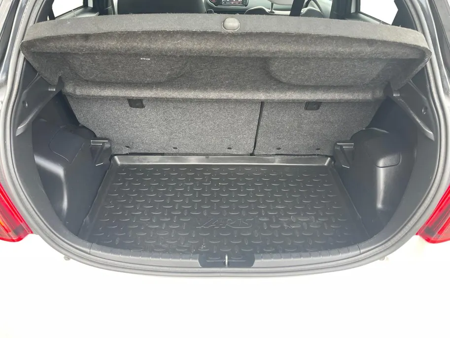 Toyota Yaris 1.0 VVT-i Trend | Bi-Tone| Climate control| Achteruitrijcamera| Snelheidsbegrenzer| Bluetooth|