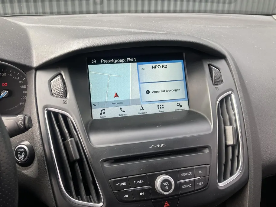 Ford Focus 1.0 Ecoboost 125 pk ST-Line Wagon Navigatie - Apple Carplay/ Android Auto - Active Park Assist - Privacy Glass