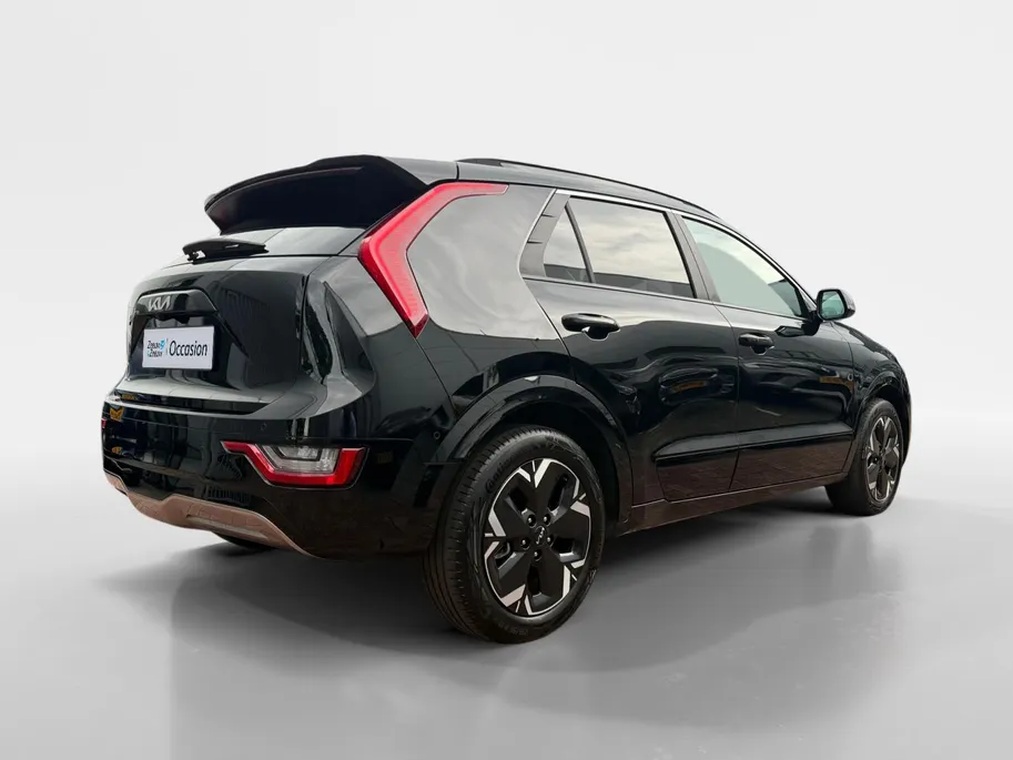 Kia Niro EV ExecutiveLine 64.8 kWh | Meest luxe uitvoering | Head up display | Stoelverwarming en ventilatie | Schuif/ Kantel dak | Cruise Control Adaptief | Carplay | Fabrieksgarantie t/m 4-2032 | NAP