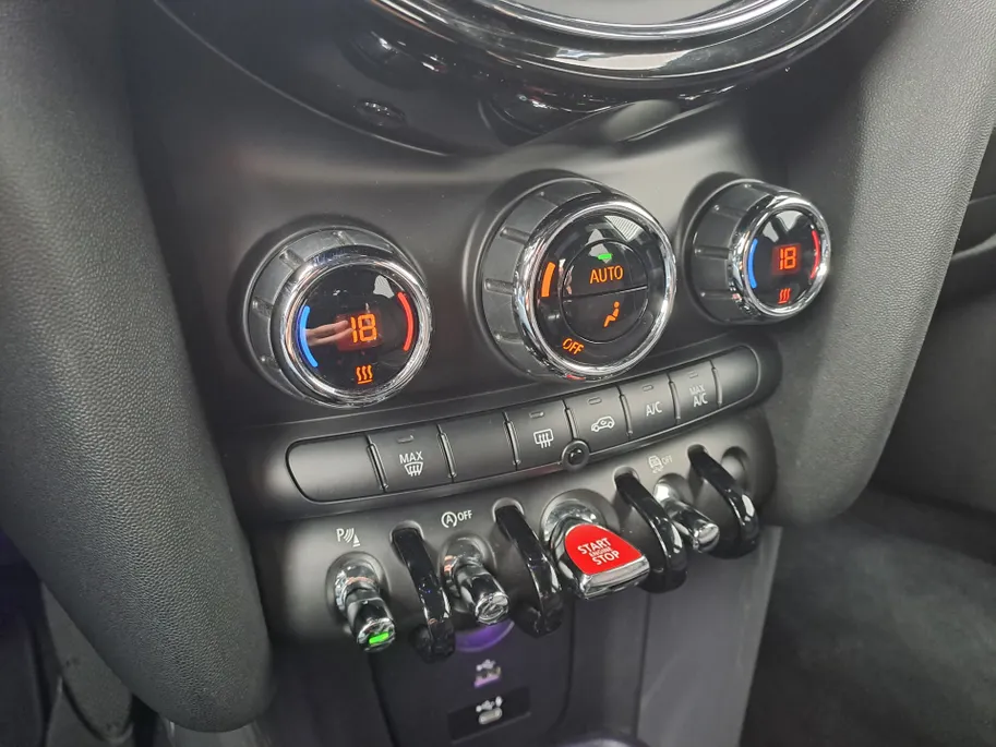 MINI Cooper Mini 1.5 Business Edition | Navigatie | Harman Kardon | Climate | Sensoren | Cruise