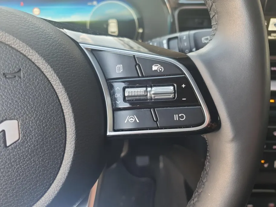 Kia Ceed Sportswagon 1.0T DynamicPlusLine DEMO | Direct beschikbaar | Stoel en stuurverwarming | Dodehoekdetectie | Getinte ramen achter | Elektrische achterklep | Keyless met startknop | Parkeersensoren voor en achter |