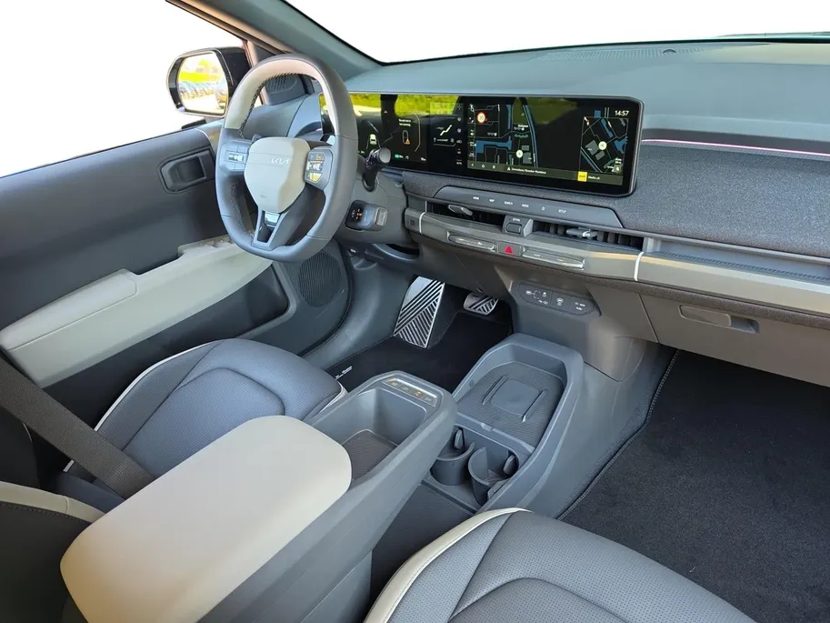 Kia EV3 GT-Line Business Edition 81.4 kWh | Navigatie | Stoel + Stuur verwarming | Navigatie | Climate control | Parkeer camera achter