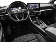 SEAT Leon 1.0 TSI FR 110pk FR · Apple/Android Car Play · Camera · Elekt. inklapbare spiegels · Navigatie · Adaptive Cruise Control ·  Garantie t/m 10-11-2027 of 100.000km