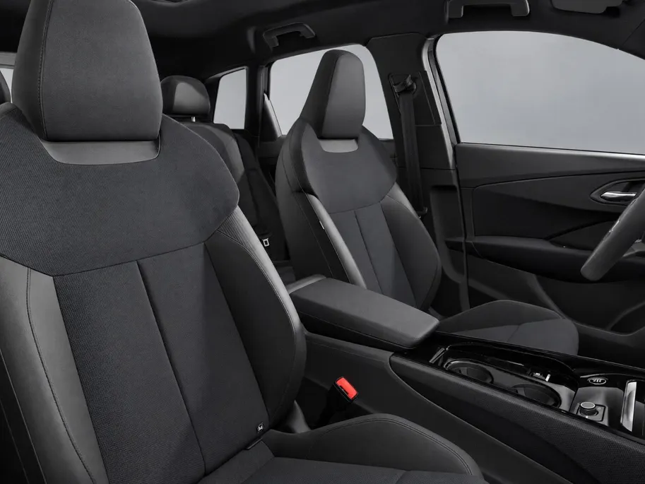 Audi Q3 e-hybrid Advanced edition 272 PK · Trekhaak elek. wegklapbaar · Stuurwiel verwarmd · Lichtmetalen 18'' inch velgen