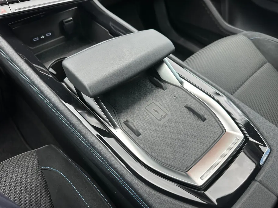 Renault Austral 1.2 E-Tech full hybrid 200 techno esprit Alpine | Apple Carplay & Android Auto | Climate Control | Camera | Adaptieve Cruise Control | Automatische Kofferklep | Dodehoek Detectie | 12 Maanden BOVAG Garantie