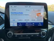 Ford Puma 1.0 EcoBoost Hybrid Titanium | NL-Auto | 1e Eigenaar | Comfortpack | Driver assistancepack | Afneembare trekhaak | Climate Control | Adaptive Cruisecontrol | Camera | 17' Lichtmetaal | Dodehoekdetectie |