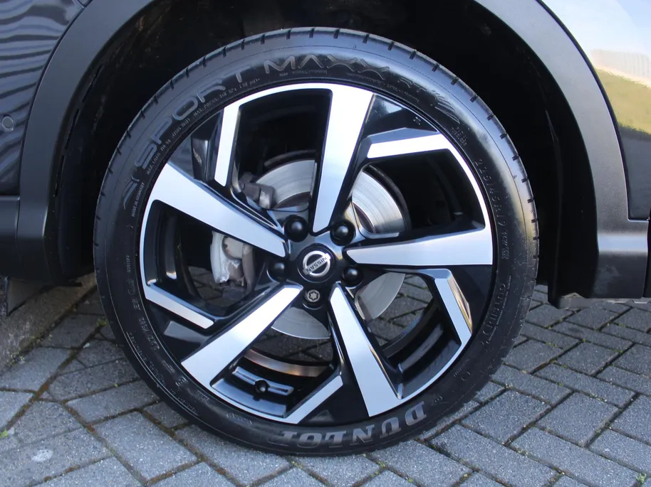 Nissan QASHQAI 1.2 Tekna | Trekhaak | 360 Camera | Pano dak | Stoel-/voorruitverwarming | Dodehoek detectie | Elek. stoelverstelling | Clima | 19' LM | 1e eigenaar |