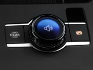 Volkswagen T-Roc R-Line First Edition 1.5 eTSI 150 PK 7 versn. DSG · Electrische achterklep · Achteruitrijcamera · Draadloze telefoonlader · Voorraad OUTLET · Prijs is inclusief inruilpremie ·