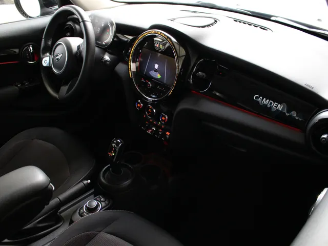 MINI Cooper Mini 1.5 Camden Edition Automaat | Navigatie | Climate Control | Cruise Control