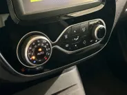 Renault Captur 120PK TCe Intens | Trekhaak | 1200KG Trekgewicht | Stoelverwarming |  Parkeersensor | Lichtmetalen Velgen | Licht & Regen Sensor | Cruise Control | Climate Control | Navigatie |