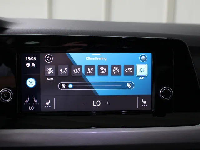 Volkswagen Golf 1.0 TSI Life Apple Carplay | Android Auto | PDC voor en achter | Cruise control