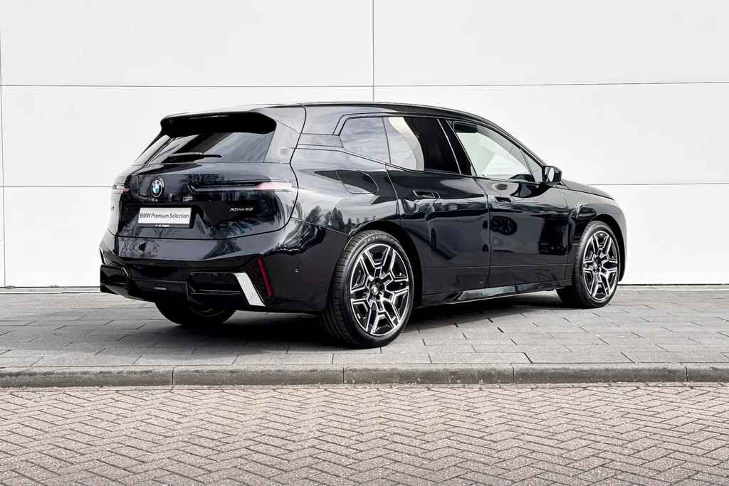 BMW iX xDrive60 112 kWh