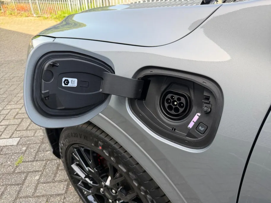 Ford Kuga 2.5 PHEV BlueCruise Edition | €4.000.- korting | Direct leverbaar | 0,99% rente | Kantel / schuifdak | Blue Cruise | 20inch velgen
