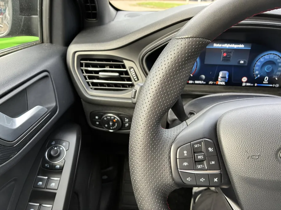 Ford Focus Wagon 1.0 EcoBoost Hybrid ST Line X AUTOMAAT & winterpakket