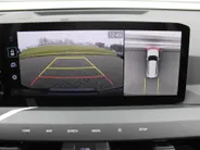 Kia EV5 GT-PlusLine 81.4 kWh | Schuifdak | Stuur-/stoelverwarming + ventilatie | Warmtepomp | 360 Camera | Elek. stoelverst. | Leer | HUD | LED | 19" LM |