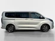 Ford Transit Custom Tourneo 340 2.5 PHEV L1H1 Titanium | EXCL. BTW INCL BPM! Elek. Trekhaak | 2300KG Trekgewicht | Stoel/Stuur/Voorruitverwarming | Cruise Control | Parkeer Camera | 8 zitplaatsen |