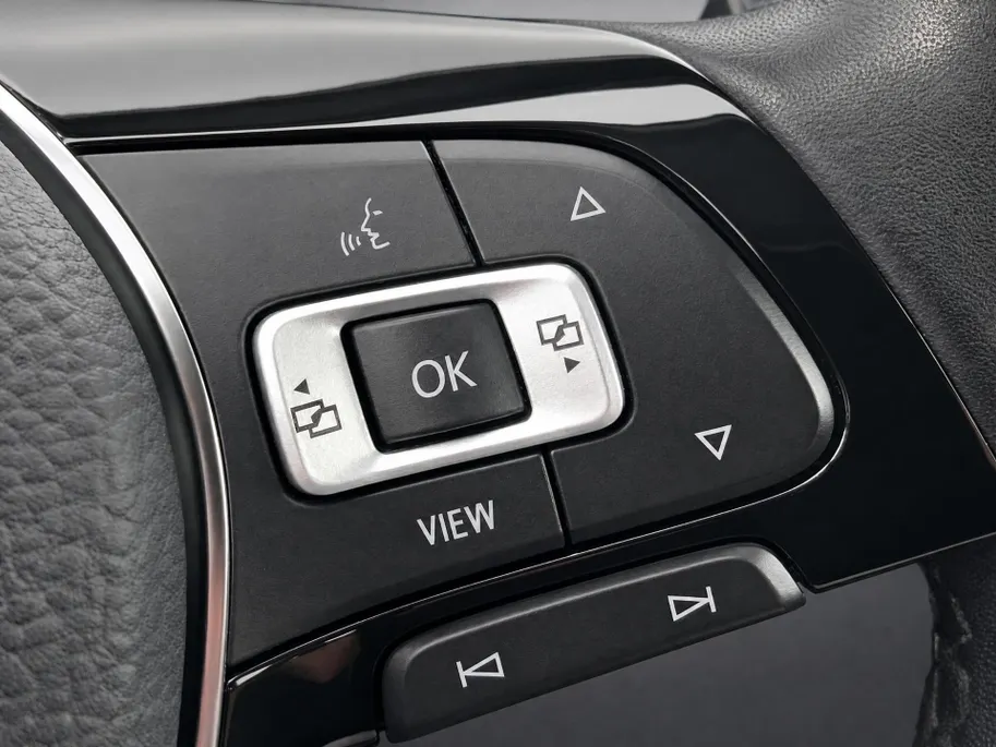 Volkswagen T-Roc 1.0TSI/115PK Style · Apple/Android Car Play · Trekhaak · Camera + Parkersensoren· Clima ·