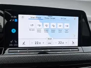 Volkswagen Golf 1.5eTSI/150PK R-Line Business · Navigatie · Apple/Android Car Play · Keyless · Garantie t/m 18-08-2027 of 100000km.