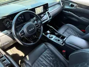 Kia Sorento 1.6 T-GDI Plug-in Hybrid 4WD ExecutiveLine *Navi+360Camera*Climate Control*Schuif/kanteldak*Stoelverwarming/ventilatie*Elekt. Trekhaak*Elekt. Achterklep*Vol opties! Zeer nette auto!