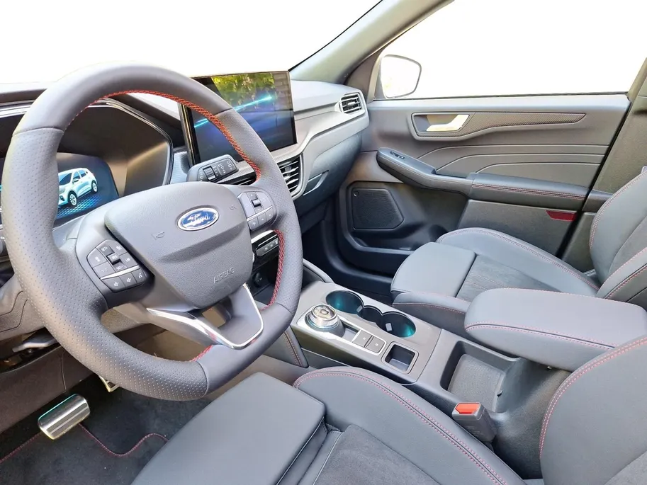 Ford Kuga 2.5 PHEV ST-Line X | Winterpack | Matrix Ledkoplampen | 19' Lichtmetaal | El. Trekhaak | Panoramadak | Adaptive cruisecontrol | 360Camera | Apple Carplay&Android Auto | El. Achterklep | El. verst. voorstoelen | Nieuw te bestellen |