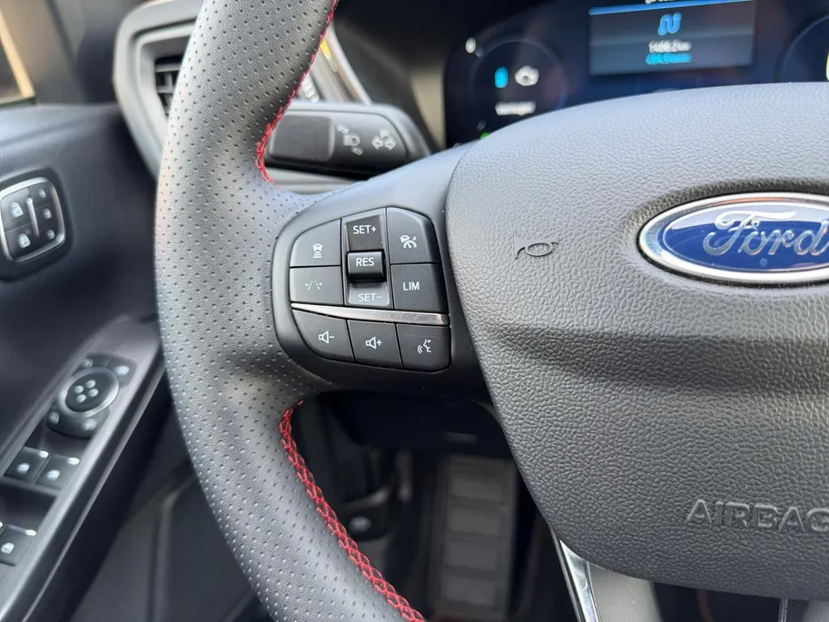 Ford Kuga 2.5 PHEV ST-Line X | Dealer Onderhouden | Garantie tot 11-02-2028 | Pano Dak | 360 Graden Camera | Adapt. Cruise Control | BLISS | Winter Pakket | B&O Audio | Electrische Achterklep