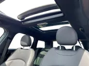 MINI Countryman 1.5 Cooper S E ALL4 Chili *Automaat*Navi+Camera*Climate Control*Schuif/kanteldak*Heads up Display*Harman Kardon Audio*Stoelverwarming*Vol opties!