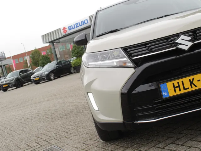 Suzuki Vitara 1.4 Boosterjet Select Smart Hybrid | Navi | Adap. Cruise | Clima | Trekhaak | All Season