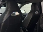 Volkswagen Tiguan 1.5 eTSI R-Line Business | Elektrisch wegklapbare trekhaak | Stoelmassage | Elektrisch bedienbare achterklep | Achteruitrijcamera | Parkeersensoren voor- en achter | Navi | Adaptive cruise control | Sportstoelen