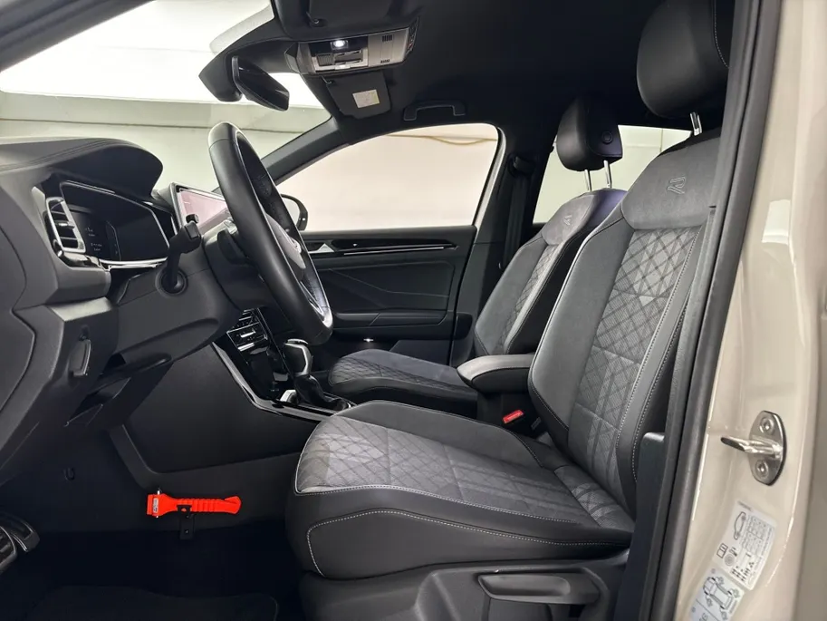 Volkswagen T-Roc 1.5 TSI R-Line DSG Automaat | IQ Light | Elektrische Achterklep | Winterpakket