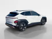 Hyundai Kona 1.6 GDI HEV Premium Sky *Automaat*Navi+360Camera*Schuif/kanteldak*Climate Control*Stoeverwarming/ventilatie*Adapt. Cruise Control*VOL OPTIES!