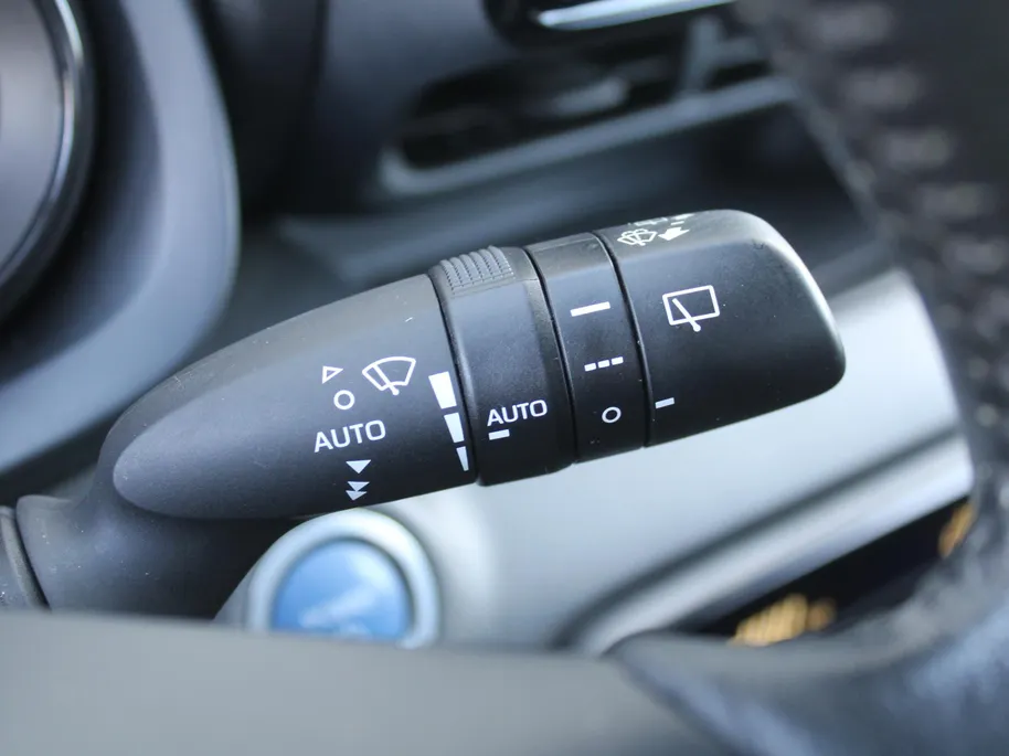 Toyota Yaris 1.5 Hybrid Launch Edition | 17' LM | Clima | Cruise adapt.| PDC V+A | Camera | HUD | Keyless | Navi | 1e eigenaar |