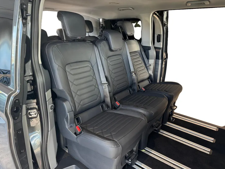 Ford Tourneo Custom 340 2.5 PHEV L1H1 Titanium X 8 persoons | Automaat | B&O Audio | Lederen bekleding | Achterklep | Matrix koplampen | Navigatie