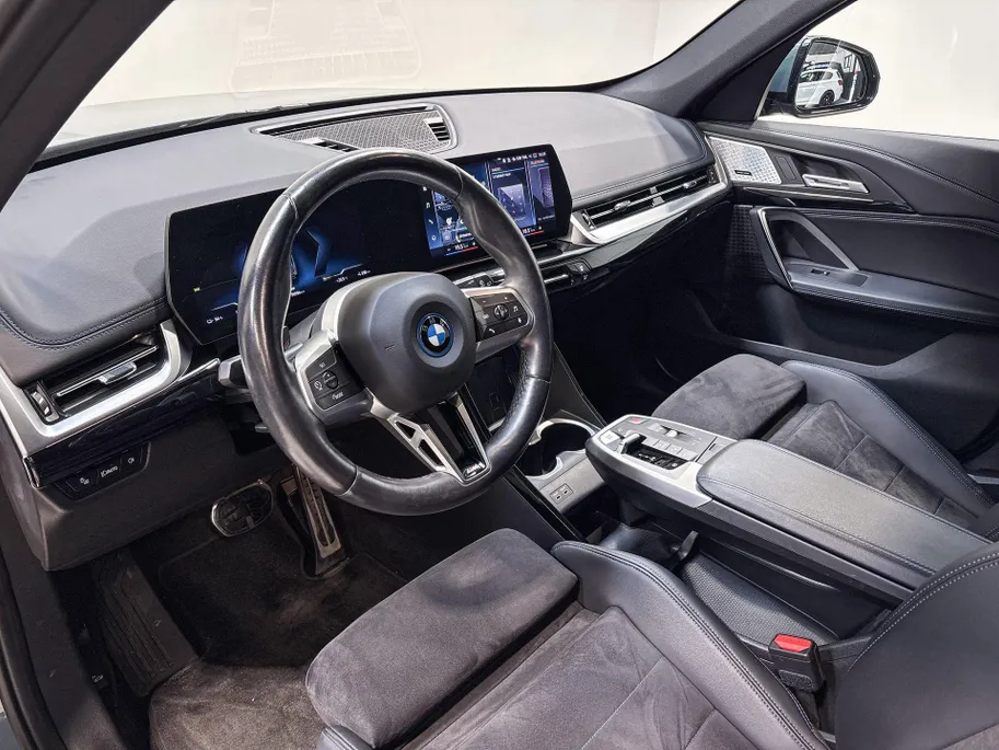 BMW iX1 xDrive30 Launch Edition M Sportpakket