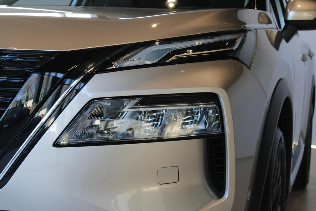 Nissan X-Trail 1.5 e-Power Tekna Plus *Nappa lederen bekleding*beidevoorstelen stoelgeheugen*Navigatie*Applecarplay&Androidauto*Head-up display*Climate controle*360grd amera*pdc voor en achter*