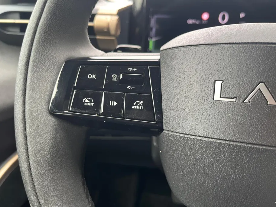 Lancia Ypsilon 1.2 Turbo Hybrid LX | Adaptieve Cruise Control | Apple Carplay & Android Auto | Parkeercamera