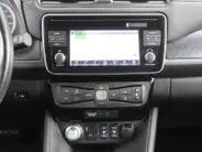 Nissan Leaf Tekna 40 kWh | Trekhaak | Stuur-/stoelverwarming | 360 Camera | LED | Dodehoek detectie | Cruise adapt. | 17' LM | Half leer/stof | Navi |