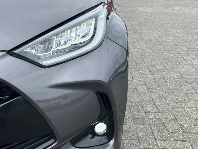 Toyota Yaris 1.5 Hyb. Dynamic Limited | Stoelverwarming | All Seasons