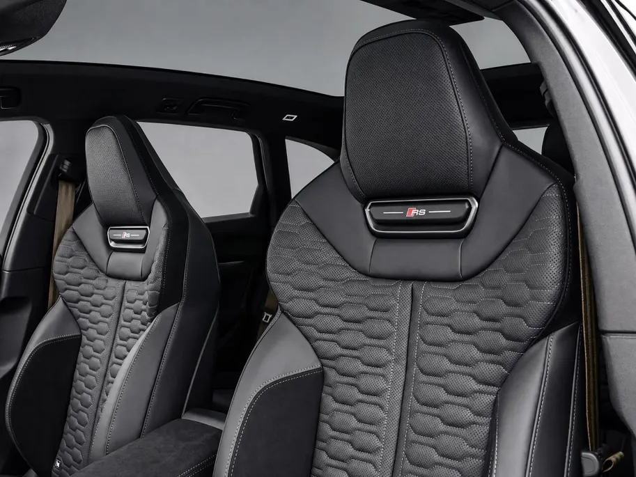 Audi RS5 Avant e-hybrid quattro 639 PK · Keramisch · RS design pakket · Panorama-glasdak · Optiekpakket forged carbon