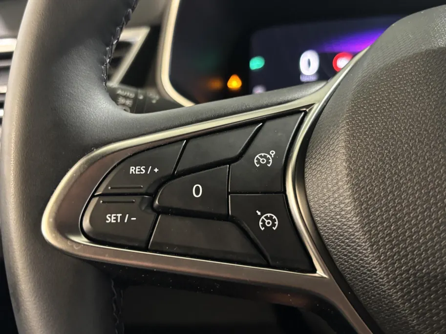 Renault Clio 90PK TCe GPF Techno | 9,3' Navi | Climate Control | Apple CarPlay/Android Auto | Camera | Cruise Control | Parkeersensoren | Full LED | Lichtmetalen Velgen | Digital Cockpit | Licht & Regen Sensor |