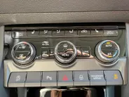 Škoda Karoq 1.5 TSI ACT Business Edition |Upgrade Business|Trekhaak| Stuur/Stoelverwarming| Comfort-pakket|12 maanden Bovag garantie|