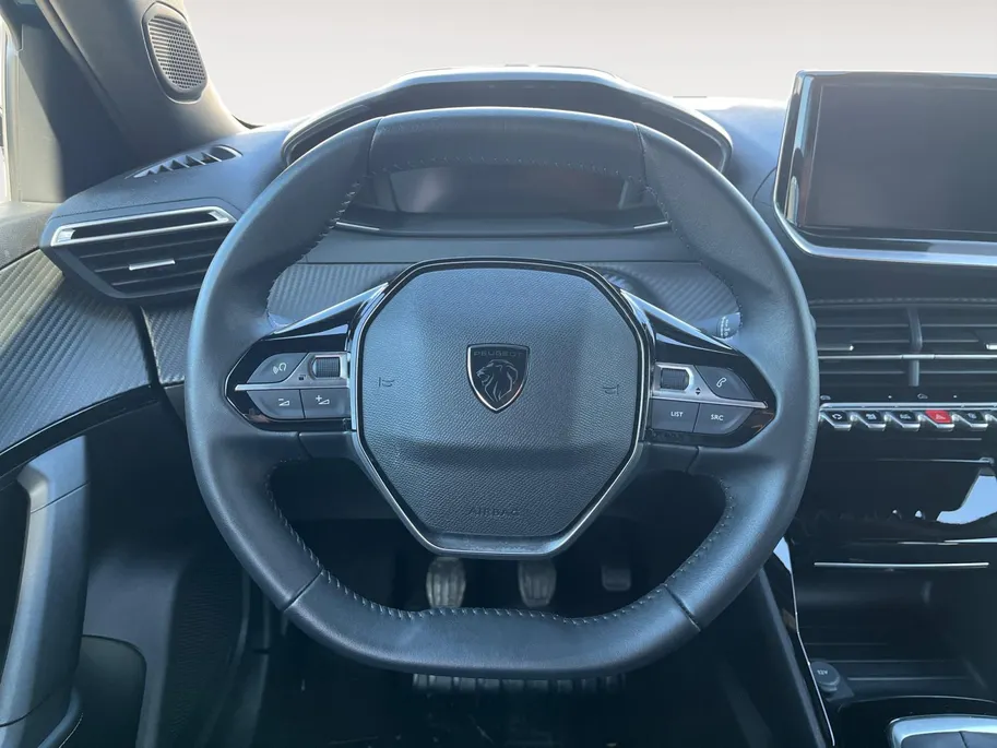 Peugeot 2008 1.2 PureTech 100 Allure | Digitale Cockpit | Apple Carplay en Android Auto | Cruise Control | Climate Control