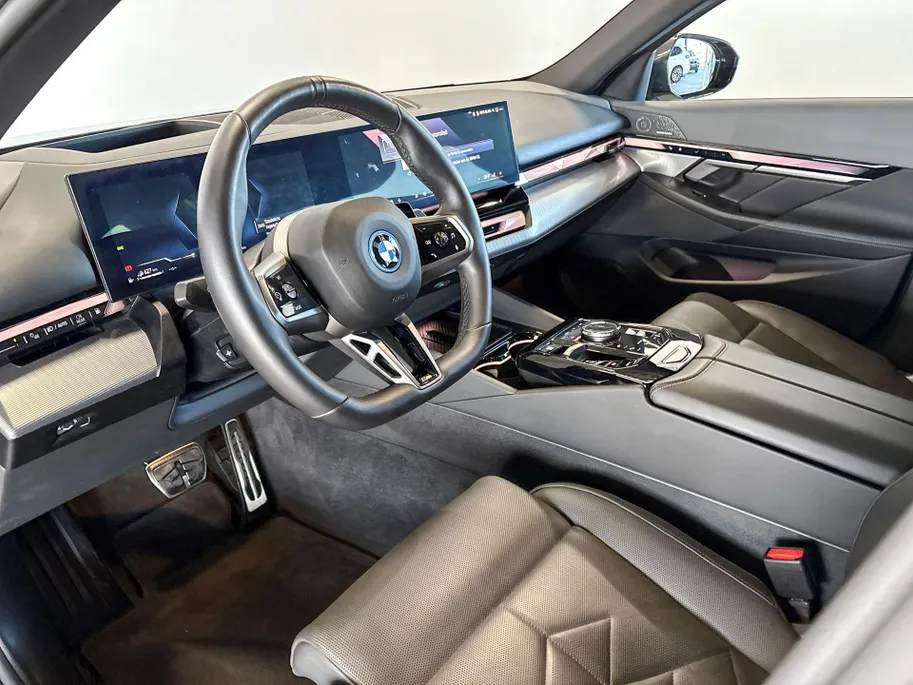 BMW 5 Serie Touring 550e xDrive