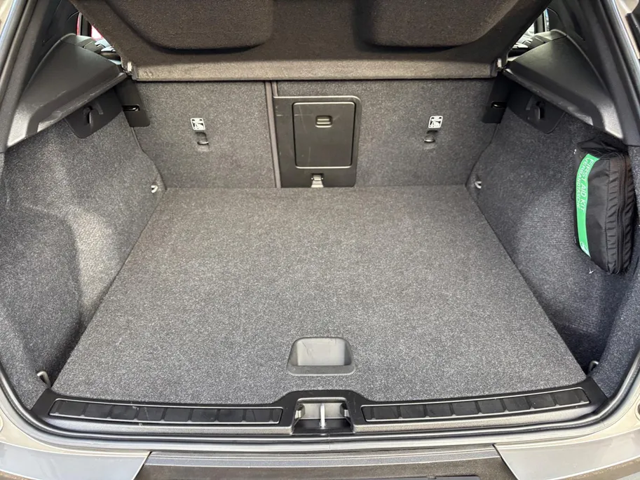 Volvo XC40 1.5 T4 Recharge Inscription | Adapt. Cruise Control | Achteruitrijcamera | Elekt. Achterklep | Apple Carplay/Android Auto |