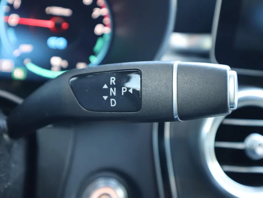 Mercedes-Benz GLC 300e 4MATIC Premium l Trekhaak l Nightpakket l Carplay